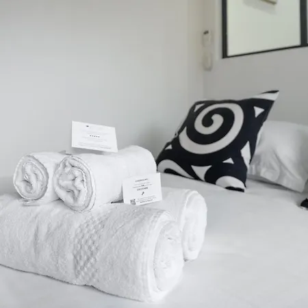 Le Petit Enclos - Appt Climatise Parking Prive Apartment