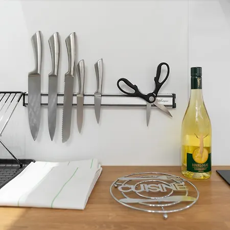 Le Petit Enclos - Appt Climatise Parking Prive Apartment Vaulx-en-Velin