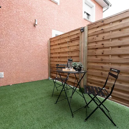Le Petit Enclos - Appt Climatise Parking Prive Vaulx-en-Velin